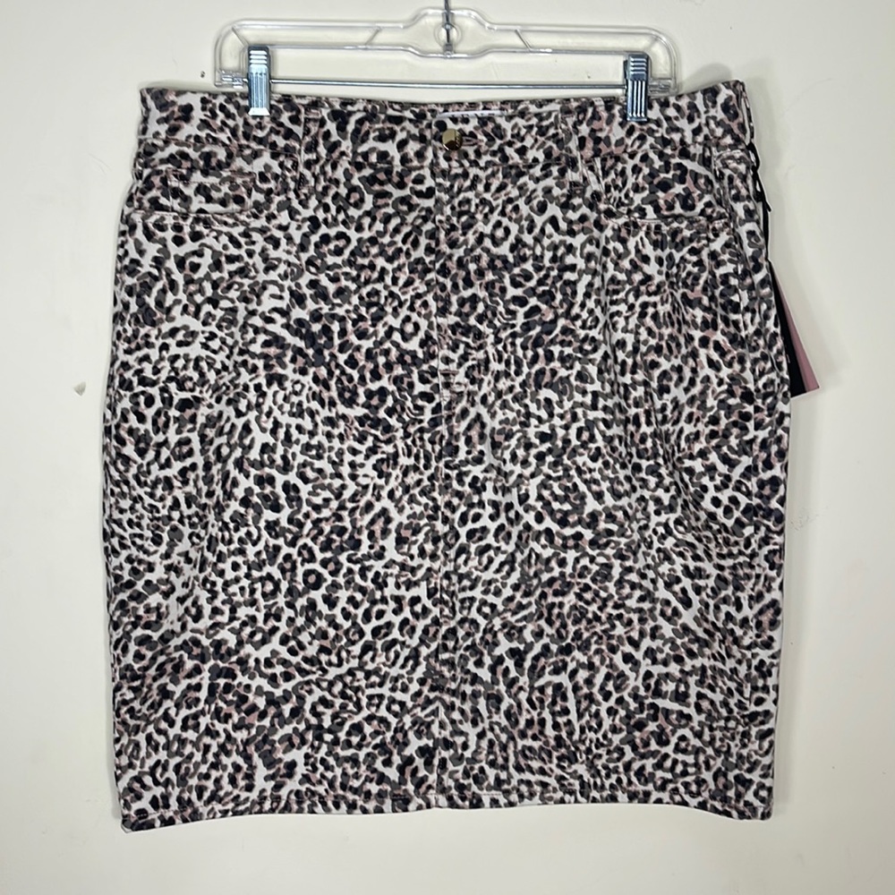 Jen 7 Leopard Pencil Skirt
